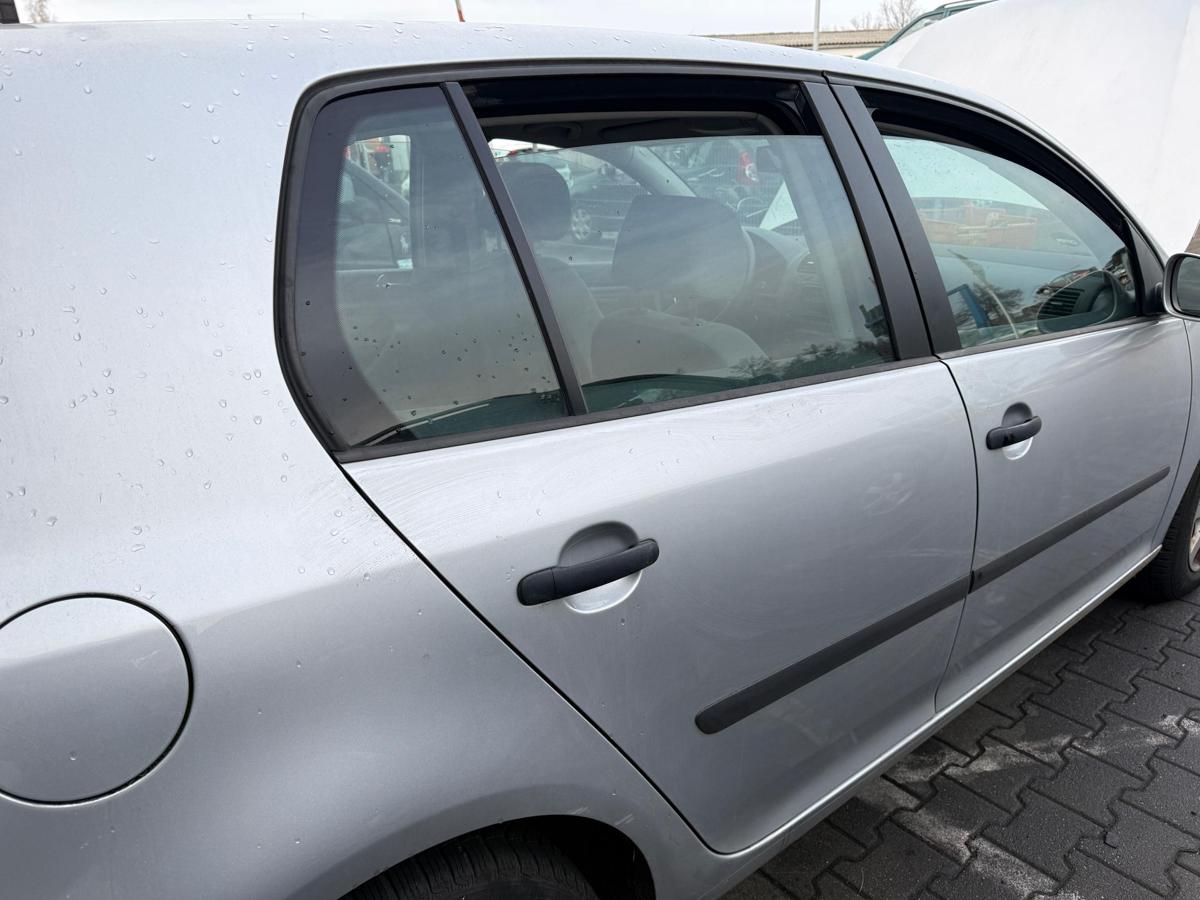 VW Golf 5 original T&uuml;r hinten rechts LA7W Reflexsilber Flie&szlig;heck BJ04